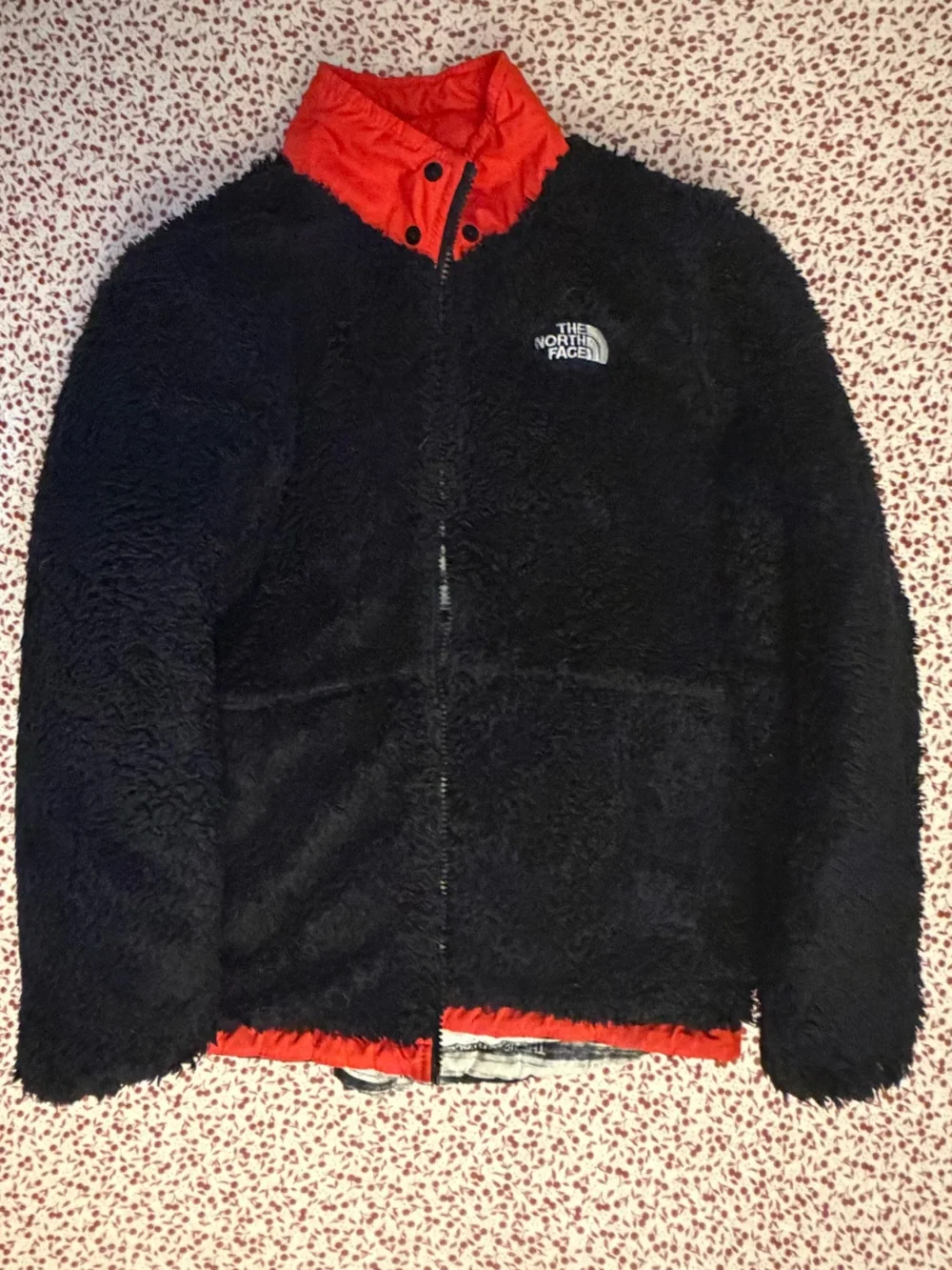 The North Face kids reversible Puffer Jacket with Black-and-White Striped Panels
